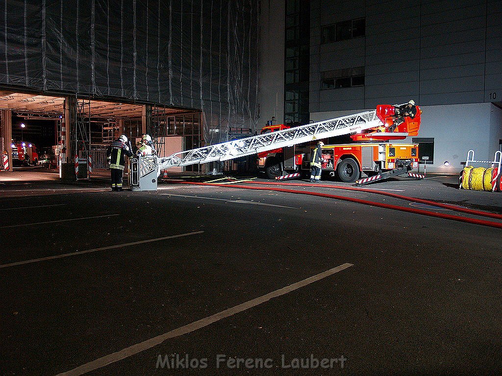 Brand Dach VDW Koeln Deutz Alfred Schuette Allee P187.JPG